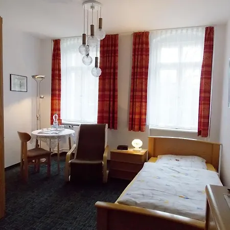 Kurheim Haus Linde Gasthof 3*